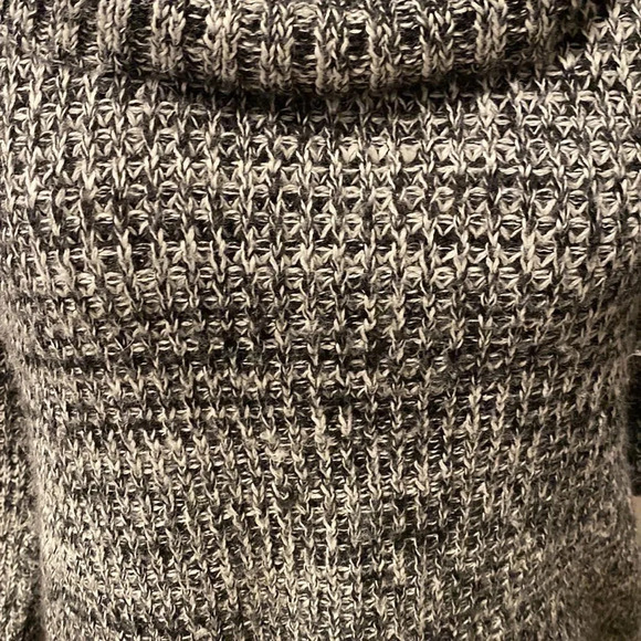 DKNYC cable knit sweater - Picture 9 of 11